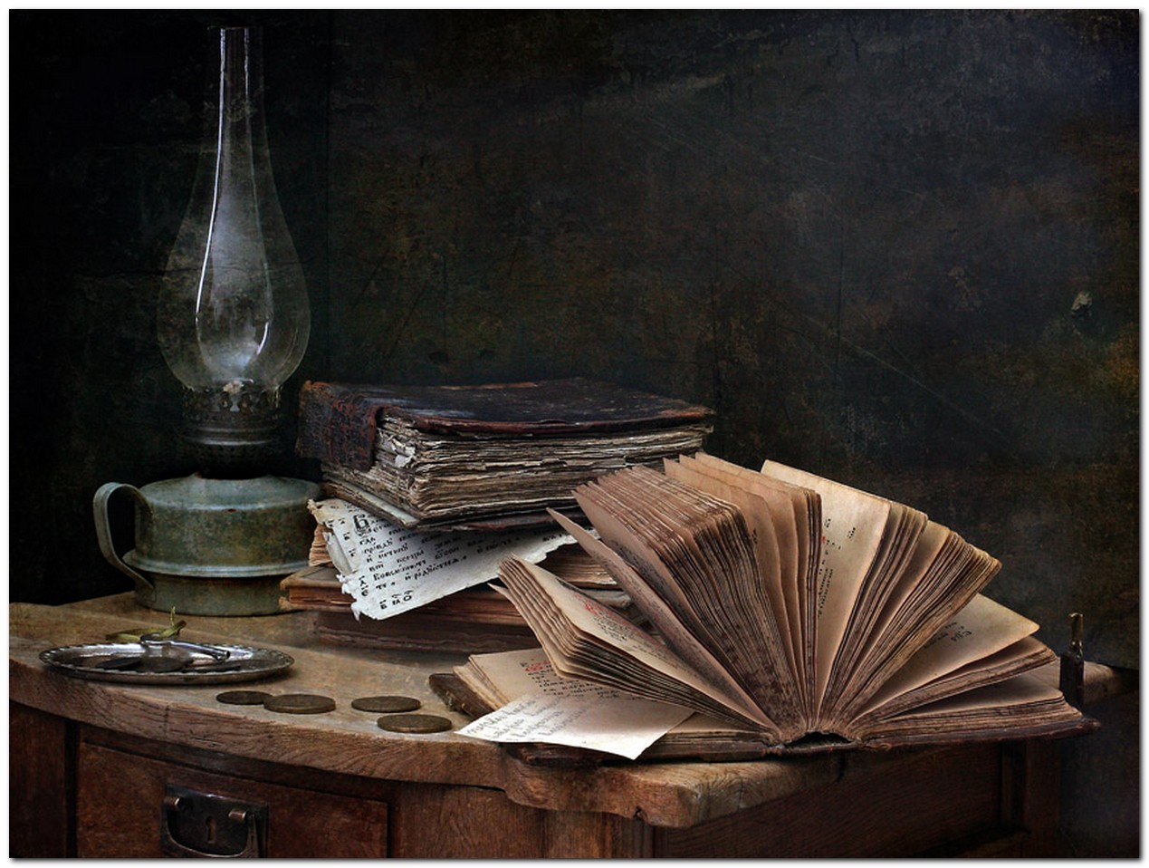 Поэзия конец xx. «Натюрморт с книгами». Старинные книги. Натюрморт со старинными книгами. Фон книги.