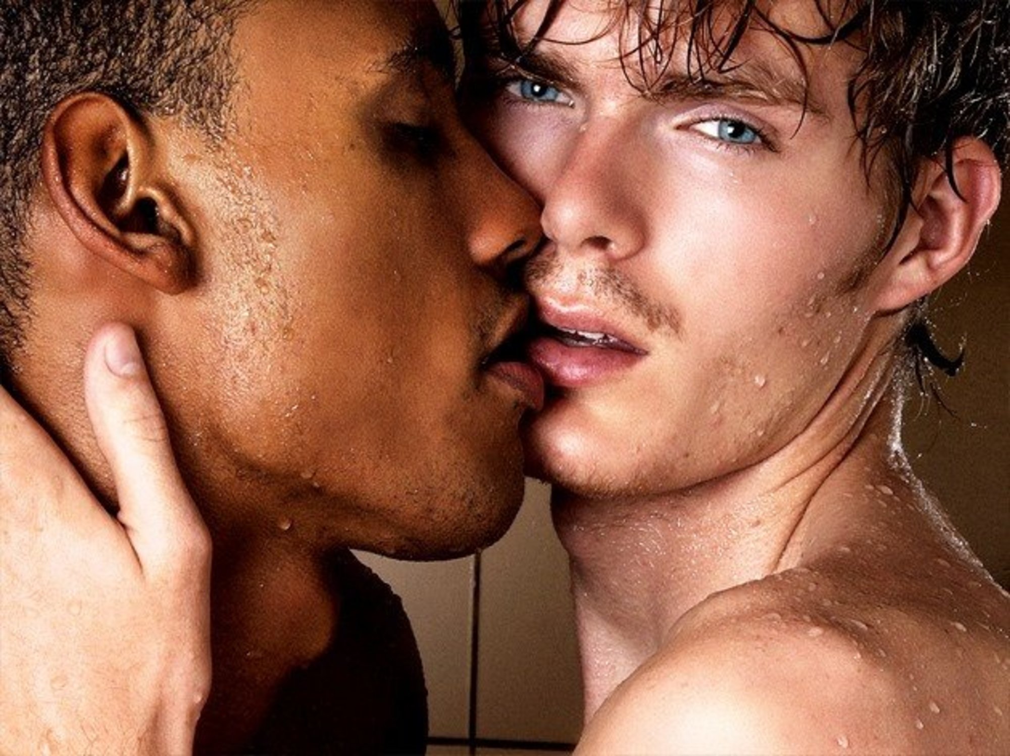 Movie and video guys kissing dirty